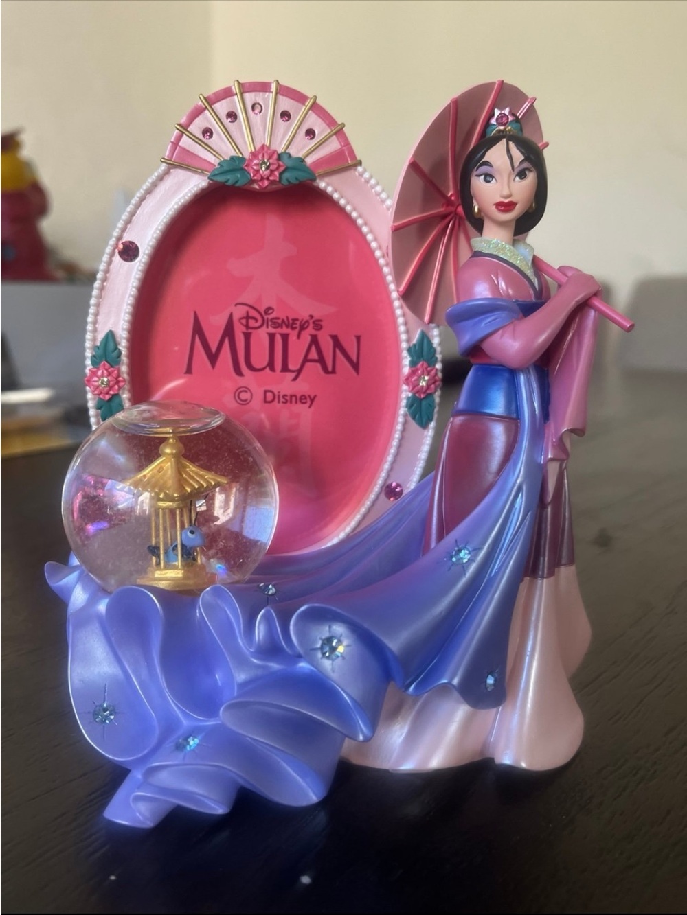 Disney’s Mulan Snow globe picture frame 2006 💜